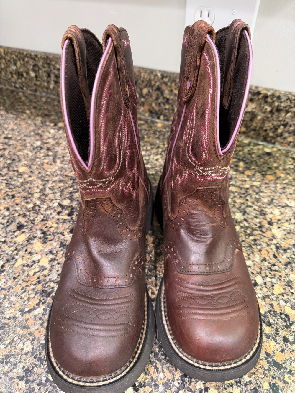 Justin ladies 9  Brown Western Pull-On Boots - Picture 2 of 9